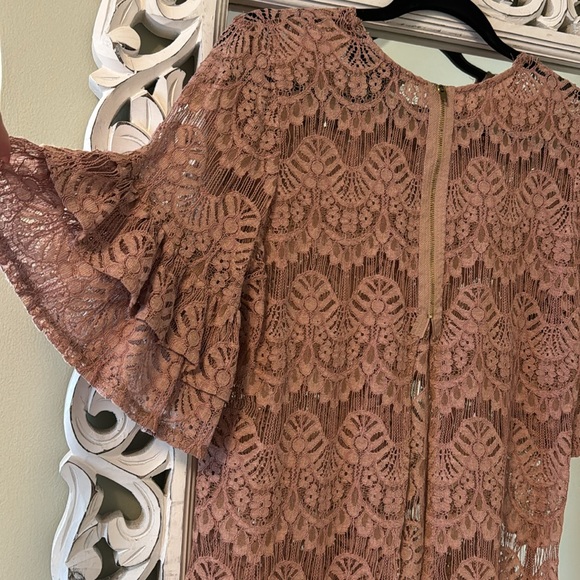 Pale pink lacey bell sleeve top - Picture 5 of 5
